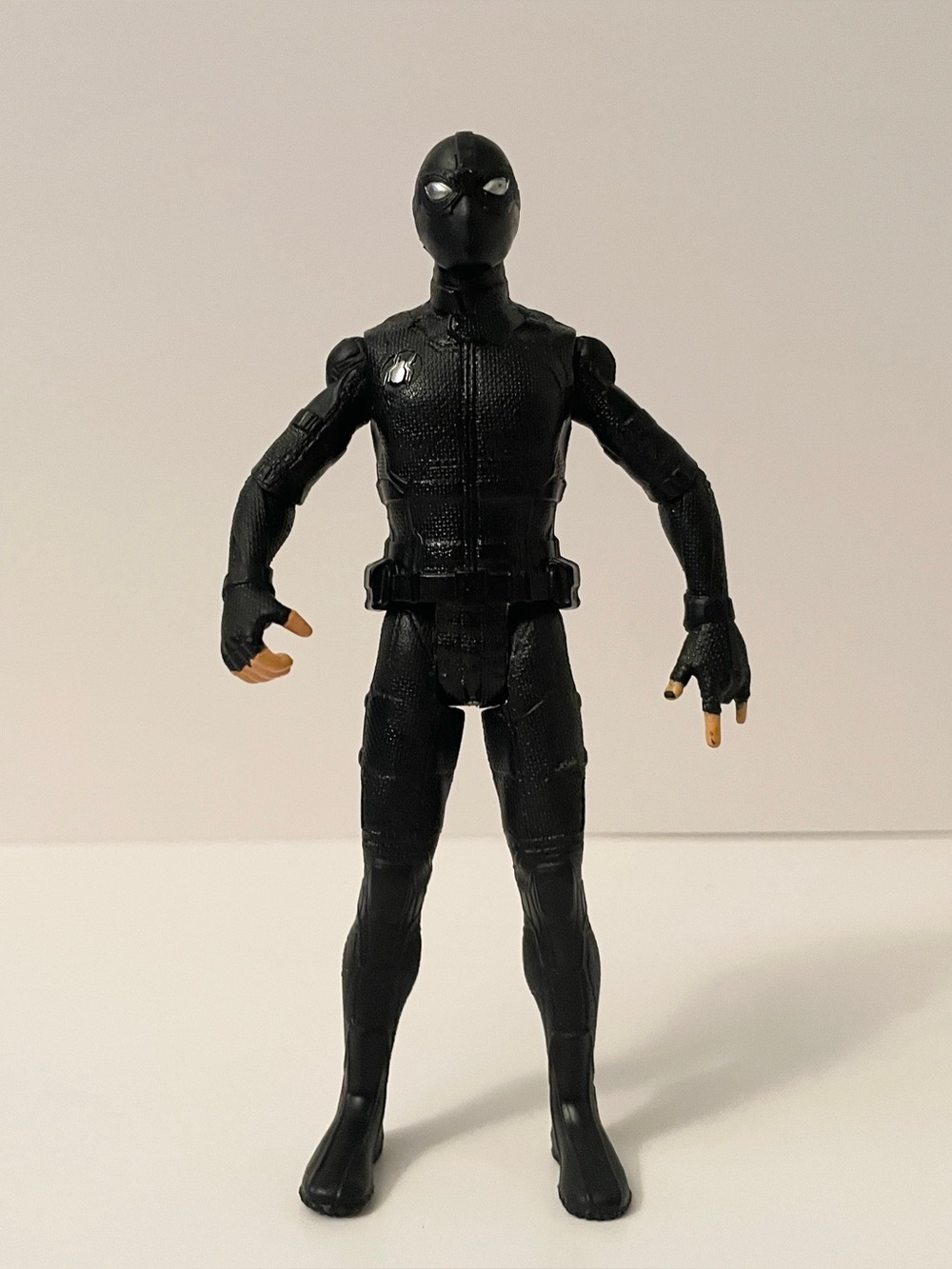 Marvel Spider-Man Far From Home Stealth Suit Action Figure 6" Hasbro 2019